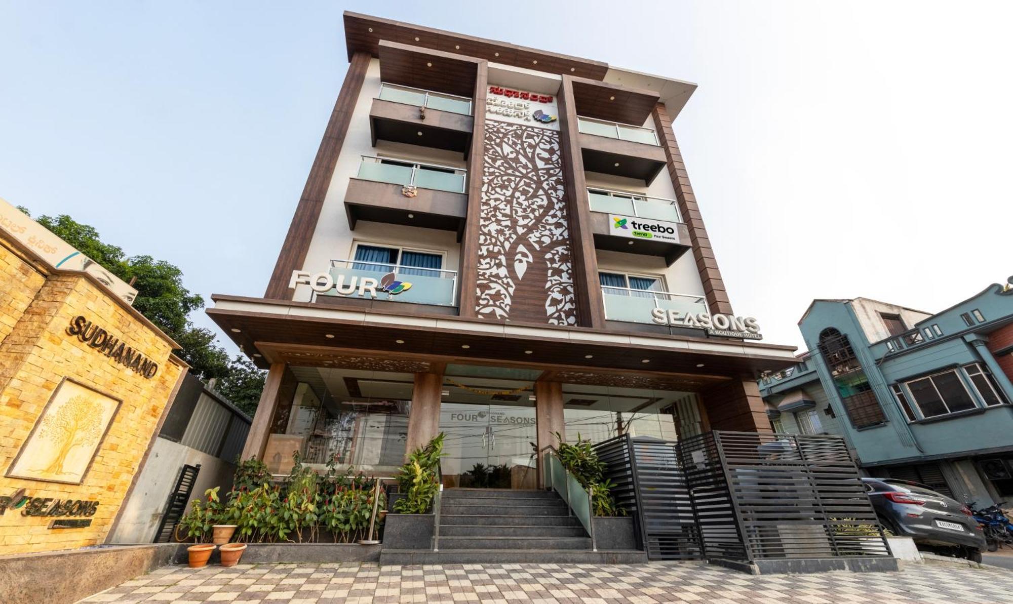 Treebo Four Seasons Hotel Mysore Ngoại thất bức ảnh